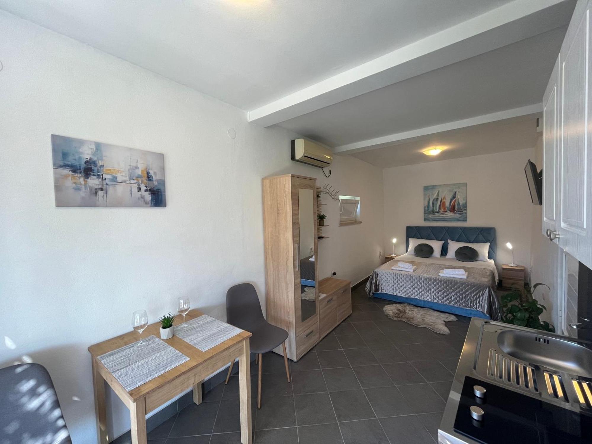 Apartment Studio Apartment *